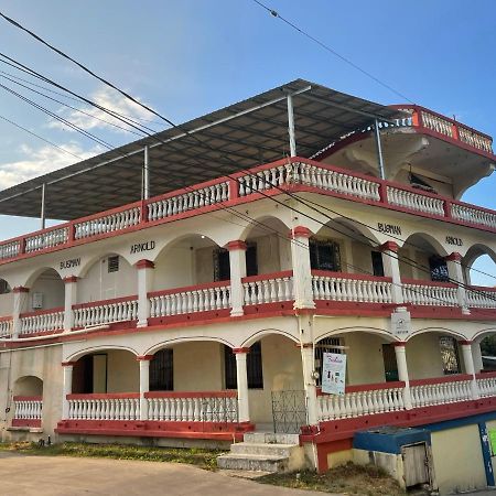 Arnold'S Guest House San Ignacio Exterior foto